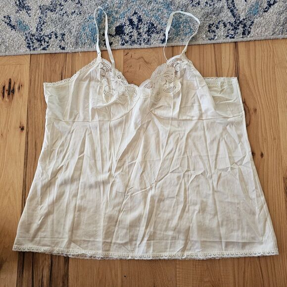 Vtg J.C. Penney Lingerie Camisole Tanktop Size 46/42 Slip Top Blouse Non-Cling‎ - Picture 1 of 7